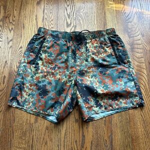 RVCA Yogger shorts - size Large